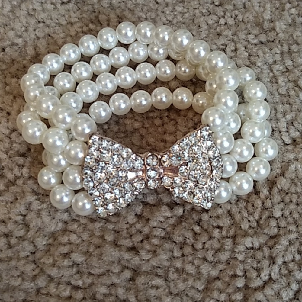 Pearl bracelet